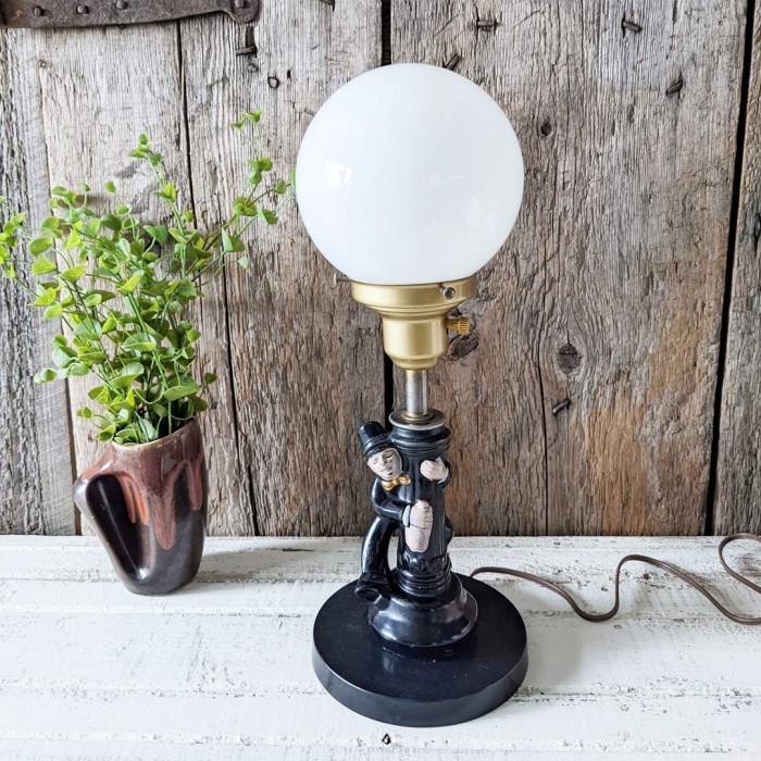 Lampe vintage bonhomme lampadaire